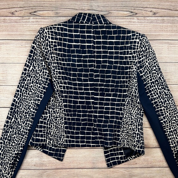 BCBGMAXAZRIA Leeam Blazer in White Combo - Size Small - Picture 13 of 15